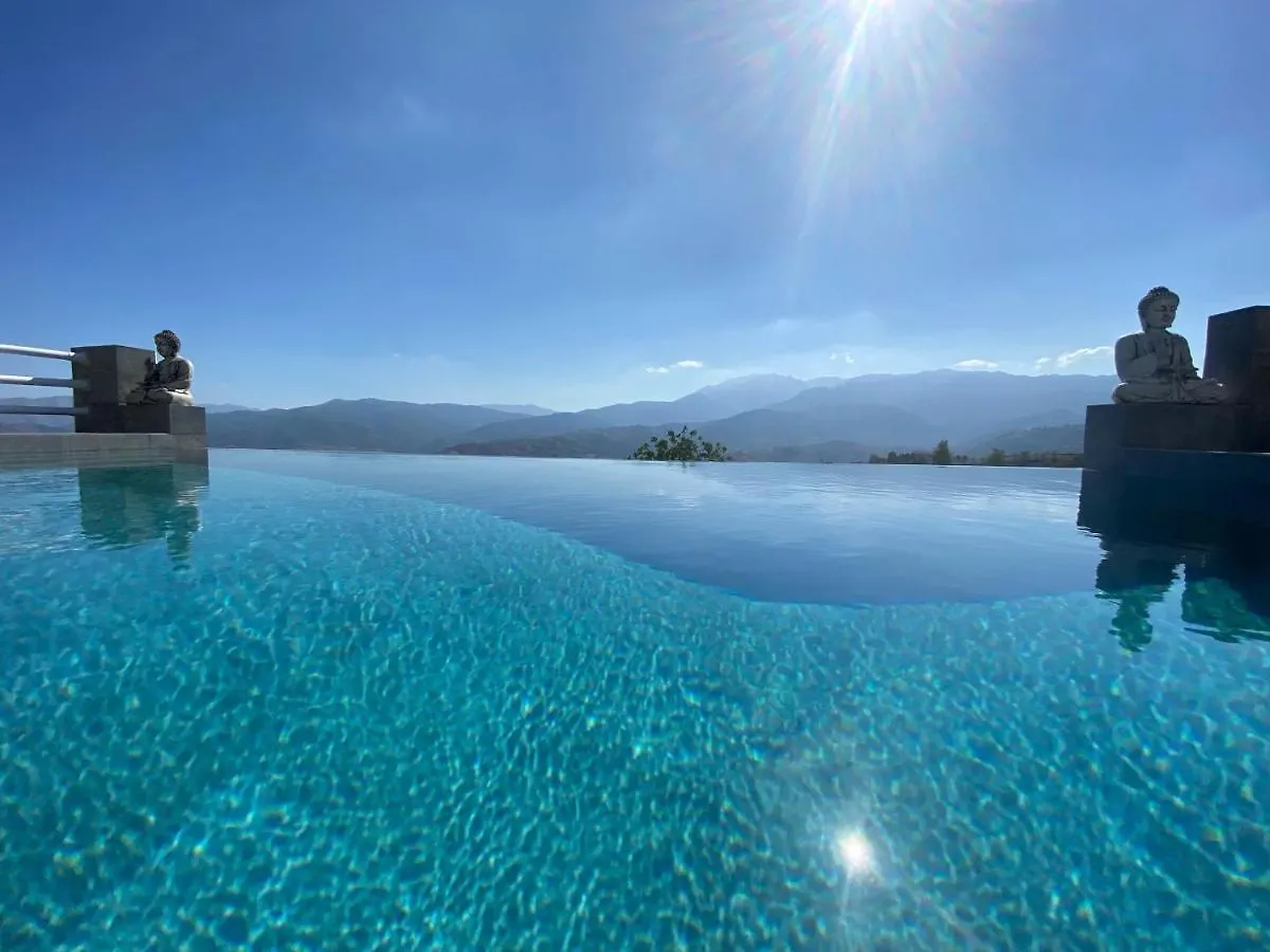 Guest house Casa Eden - Mountain View, Infinity Pool Hotel Alozaina