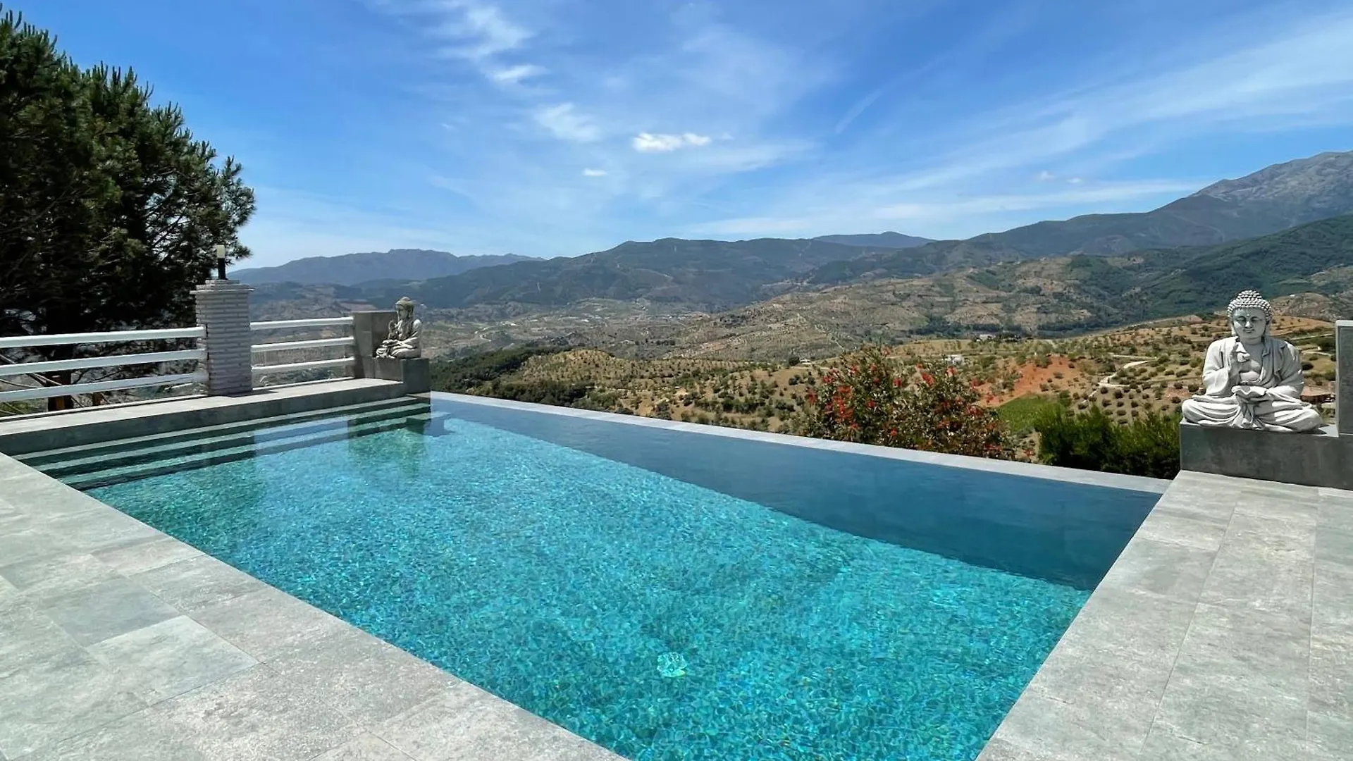 Gasthof Hotel Casa Eden - Mountain View, Infinity Pool Alozaina